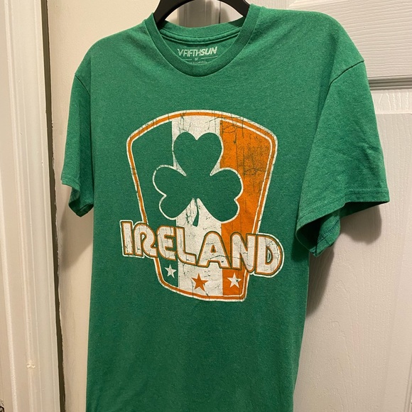 Ireland Green 🇮🇪 Big Logo graphic Unisex T-shirt - Picture 2 of 4